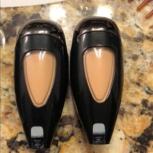 Two new Temptu AirPods! Foundation 005 beige!